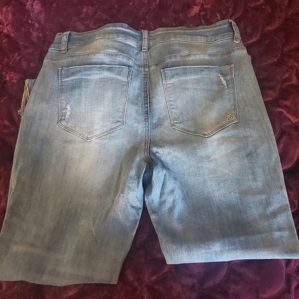 Capri stretch jeans! - Picture 3 of 4